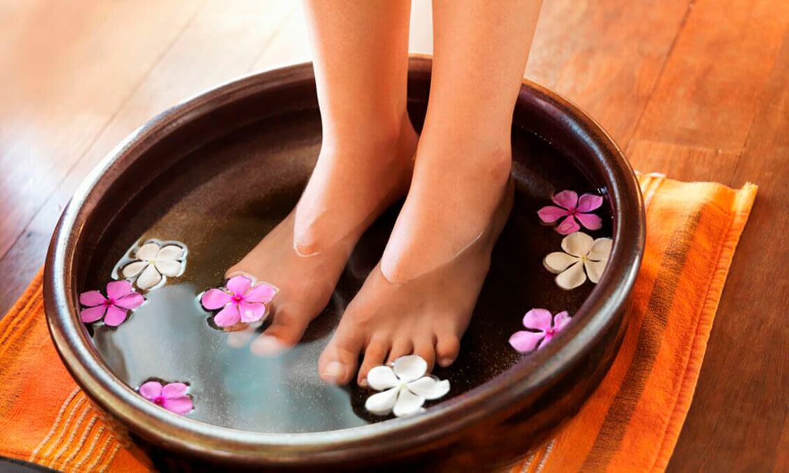 bagno terapeutico per funghi ai piedi